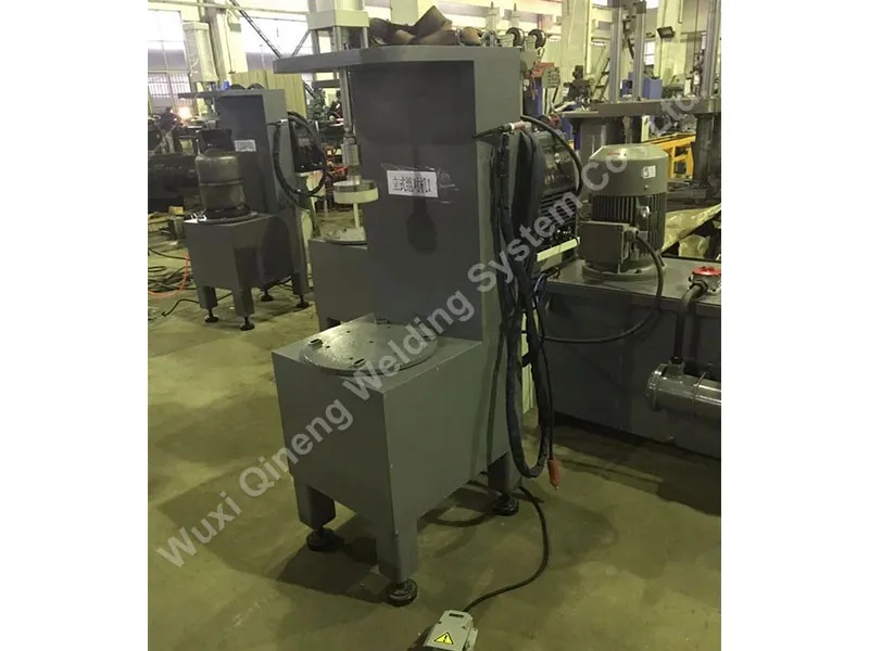 horizontal type spot welding machine